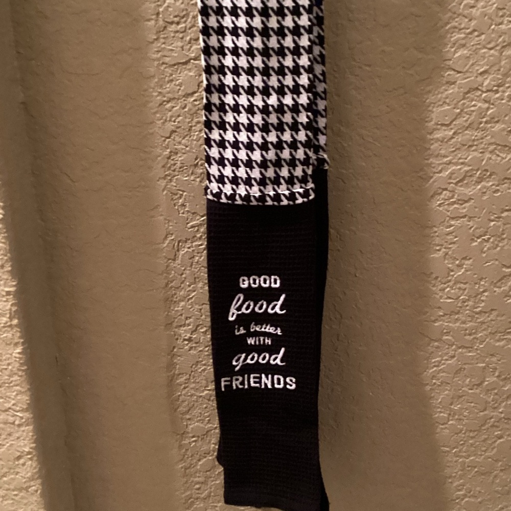 Demdaco Black and White Houndstooth Kitchen Boa—Perfect Gift 🎁